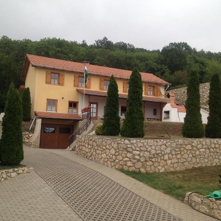 Hotel Judit Vendeghaz Suemeg Zewnętrze zdjęcie