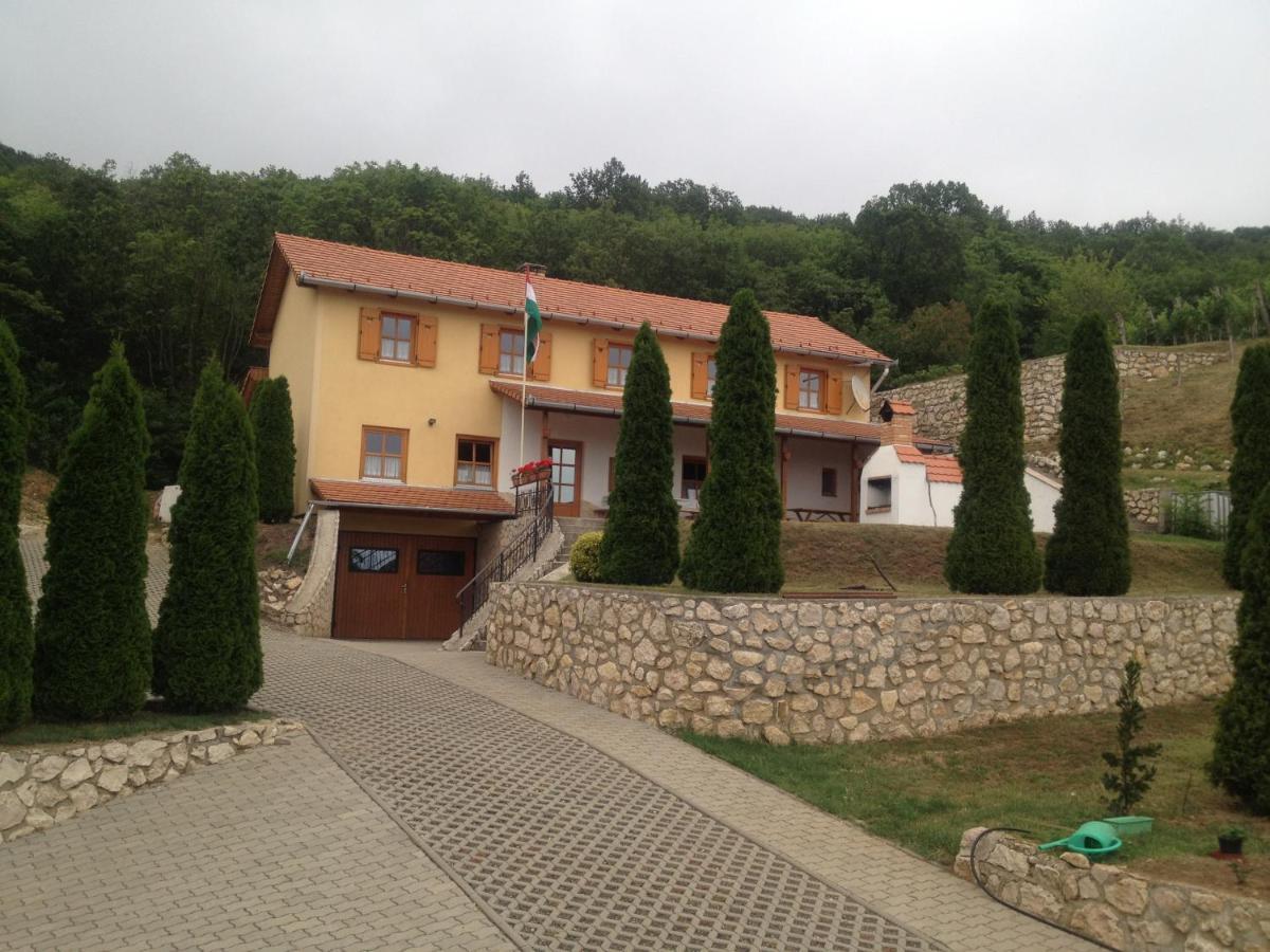 Hotel Judit Vendeghaz Suemeg Zewnętrze zdjęcie